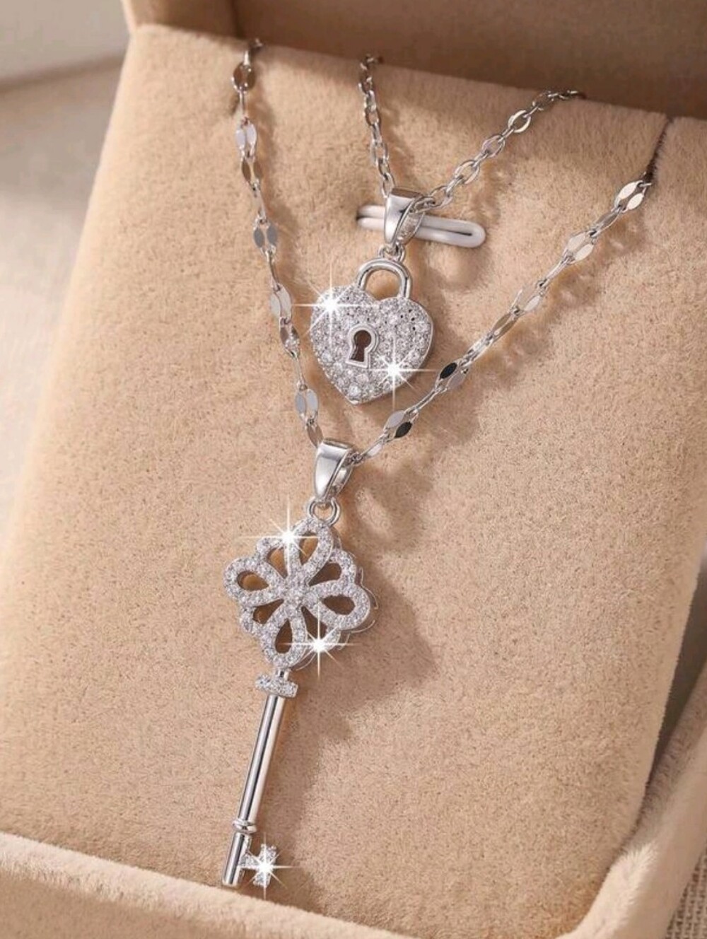 BRAND NEW ** Silver Key & Heart Lock Layered Necklace - Silver